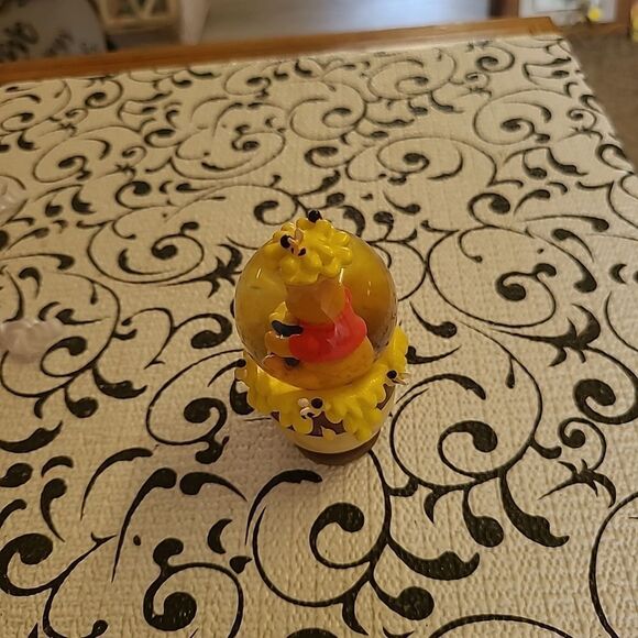 Winnie the Pooh Mini Snow Globe - Picture 3 of 6